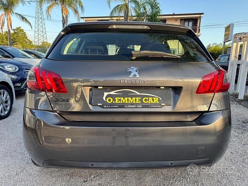 Usata Peugeot 308 Business-Line 100 CV (73 kW) 2017 Grigio Berlina