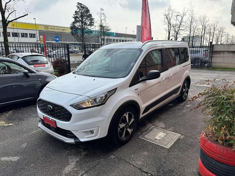 Usata Ford Tourneo Active 120 CV (88 kW) 2022 Bianco Monovolume