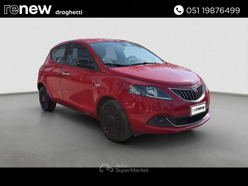Usata Lancia Ypsilon Silver 69 CV (50 kW) 2022 Rosso Utilitaria