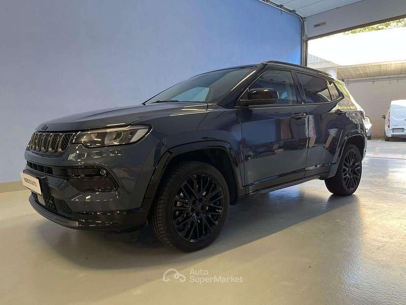 Usata Jeep Compass 241 CV (177 kW) 2023 Blu/azzurro SUV