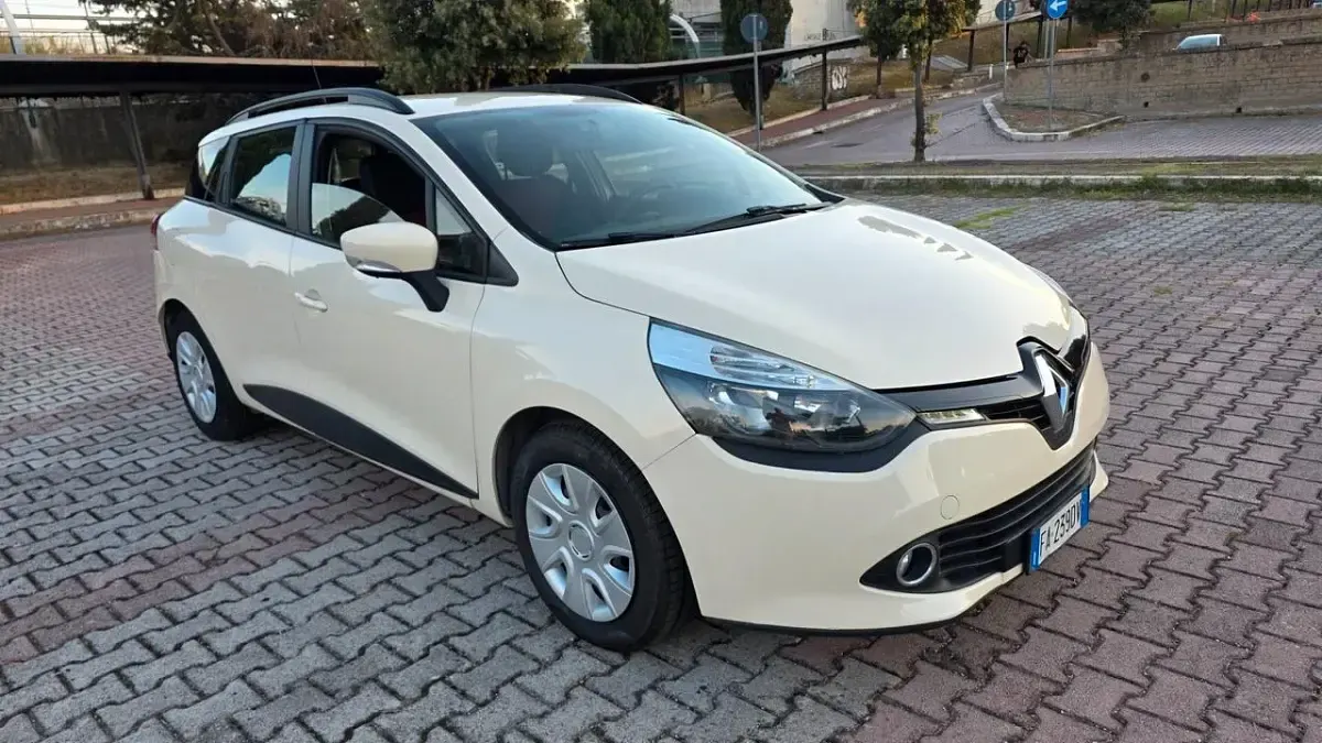 Usata Renault Clio Zen 73 CV (53 kW) 2015 Bianco Station wagon
