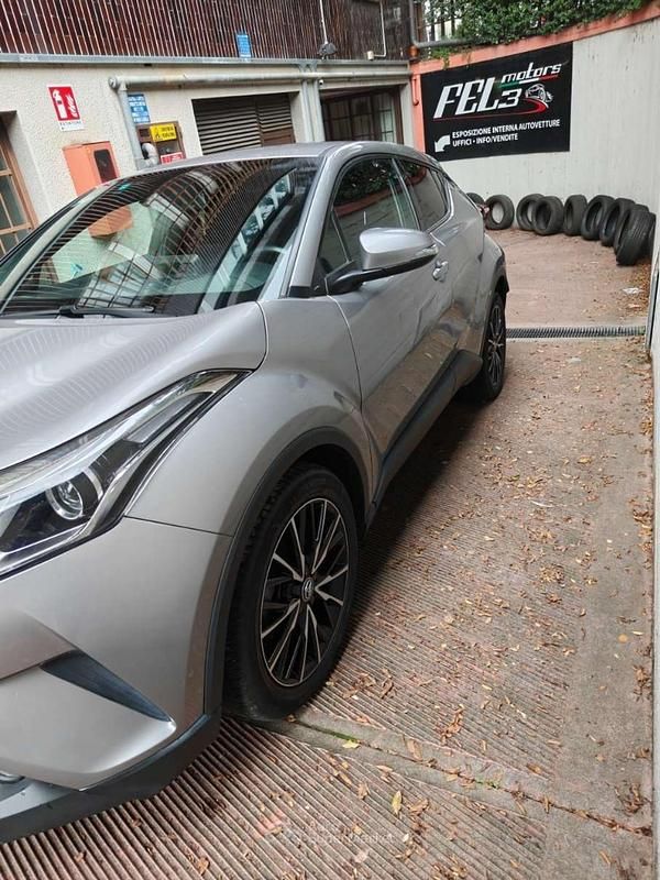 Usata Toyota C-HR Trend 98 CV (72 kW) 2018 Grigio SUV
