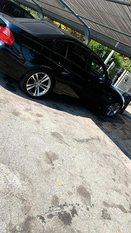 Usata BMW 320 170 CV (125 kW) 2009 Nero Berlina