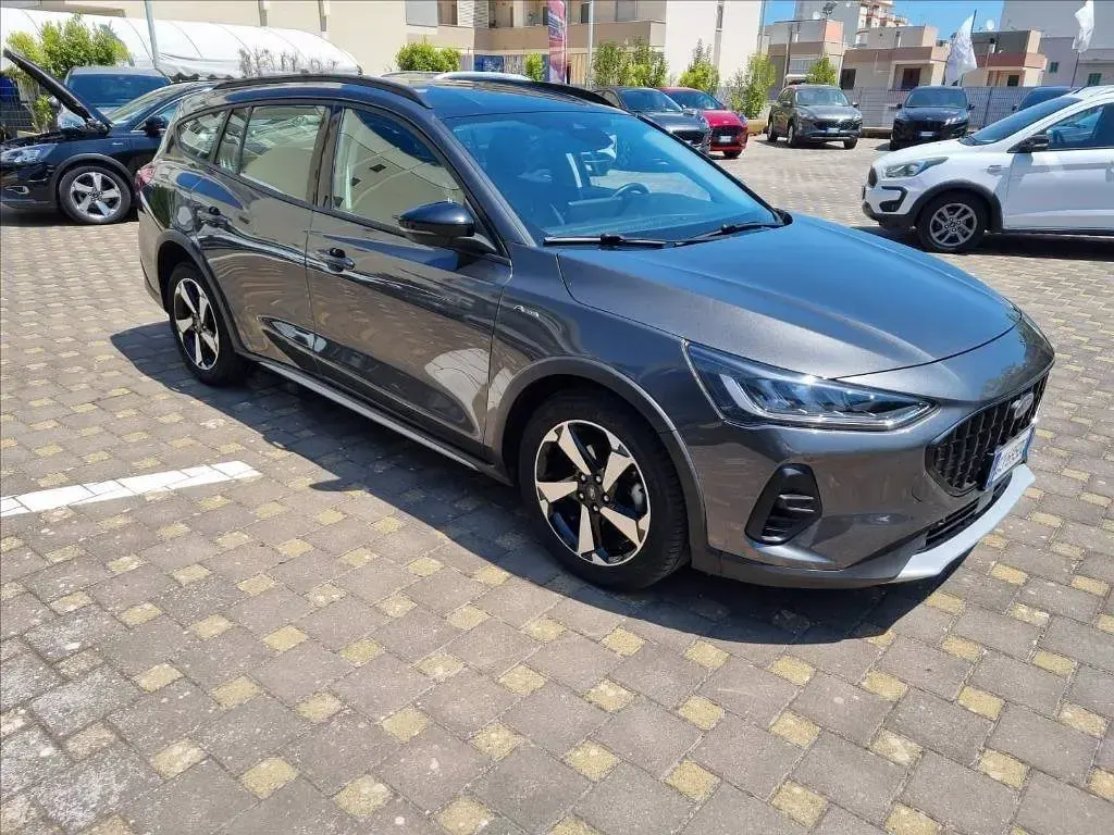 Usata Ford Focus Active 120 CV (88 kW) 2022 Grigio Station wagon