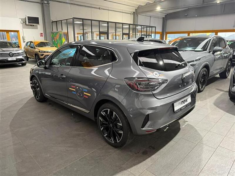 Nouvelle Renault Clio V Techno 90 ch (66 kW) 2025 Gris