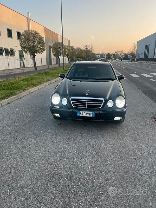Usata Mercedes E220 2000 Nero Berlina