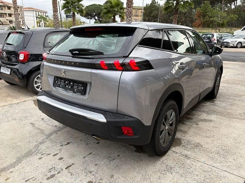 Usata Peugeot 2008 Active 110 CV (80 kW) 2022 Grigio scuro SUV