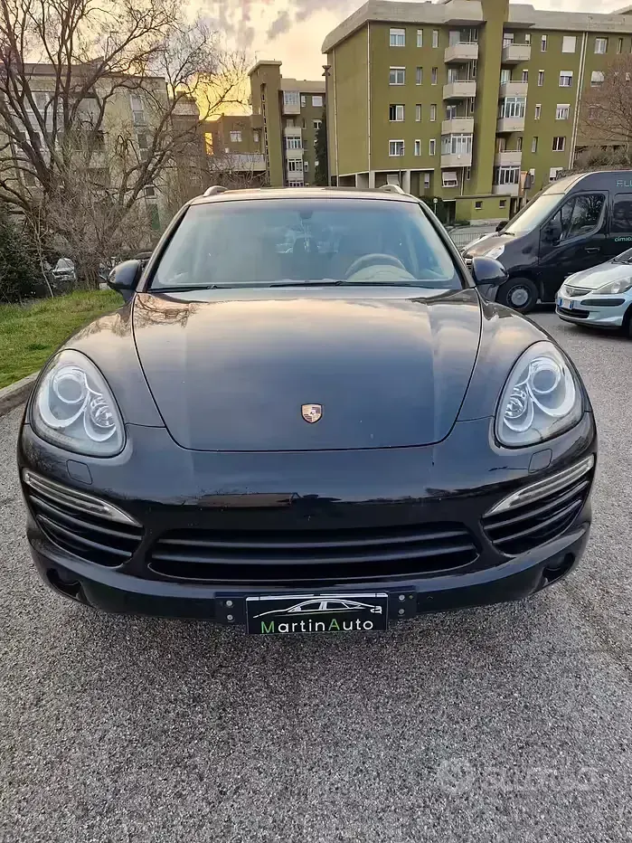 Usata Porsche Cayenne 245 CV (180 kW) 2012 Nero SUV
