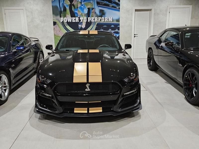 Usata Ford Mustang Fastback 317 CV (233 kW) 2020 Nero pastello Coupé