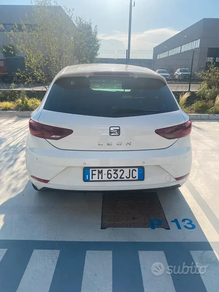 Usata Seat Leon 105 CV (77 kW) 2017 Bianco Berlina