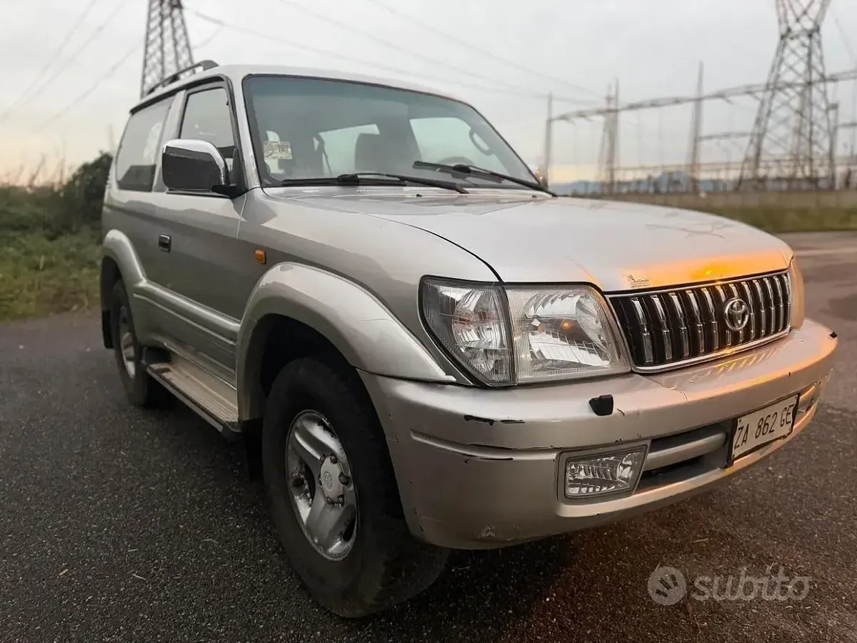 Usata Toyota Land Cruiser 163 CV (119 kW) 2001 Grigio SUV