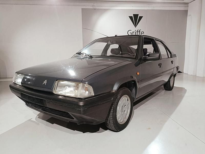 Usata Citroën BX 70 CV (51 kW) 1988 Grigio Berlina