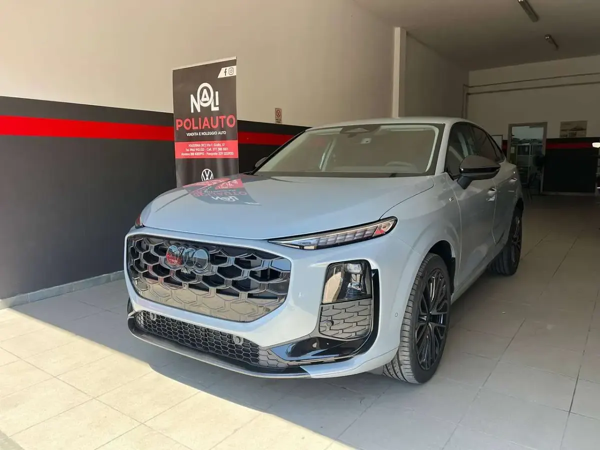 Nuova Audi Q3 S-Line 150 CV (110 kW) 2026 Dew silver perlato SUV