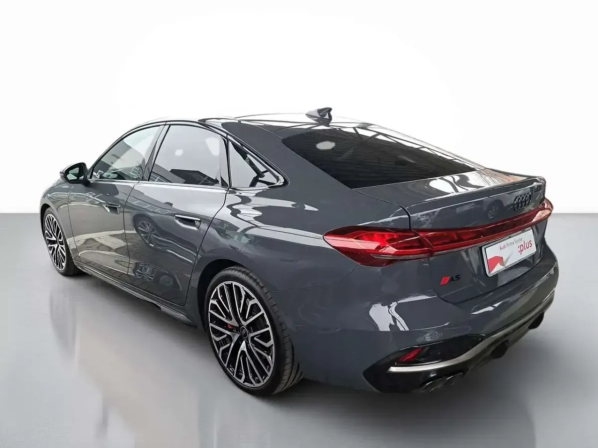 Usata Audi A5 S-Line 204 CV (150 kW) 2024 Grigio magnete Berlina