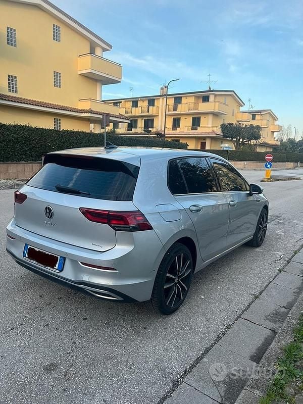 Usata VW Golf VII Style 131 CV (96 kW) 2019 Grigio Berlina