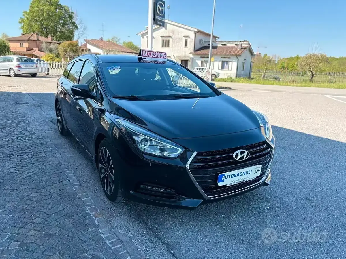 Usata Hyundai i40 141 CV (103 kW) 2017 Nero Station wagon