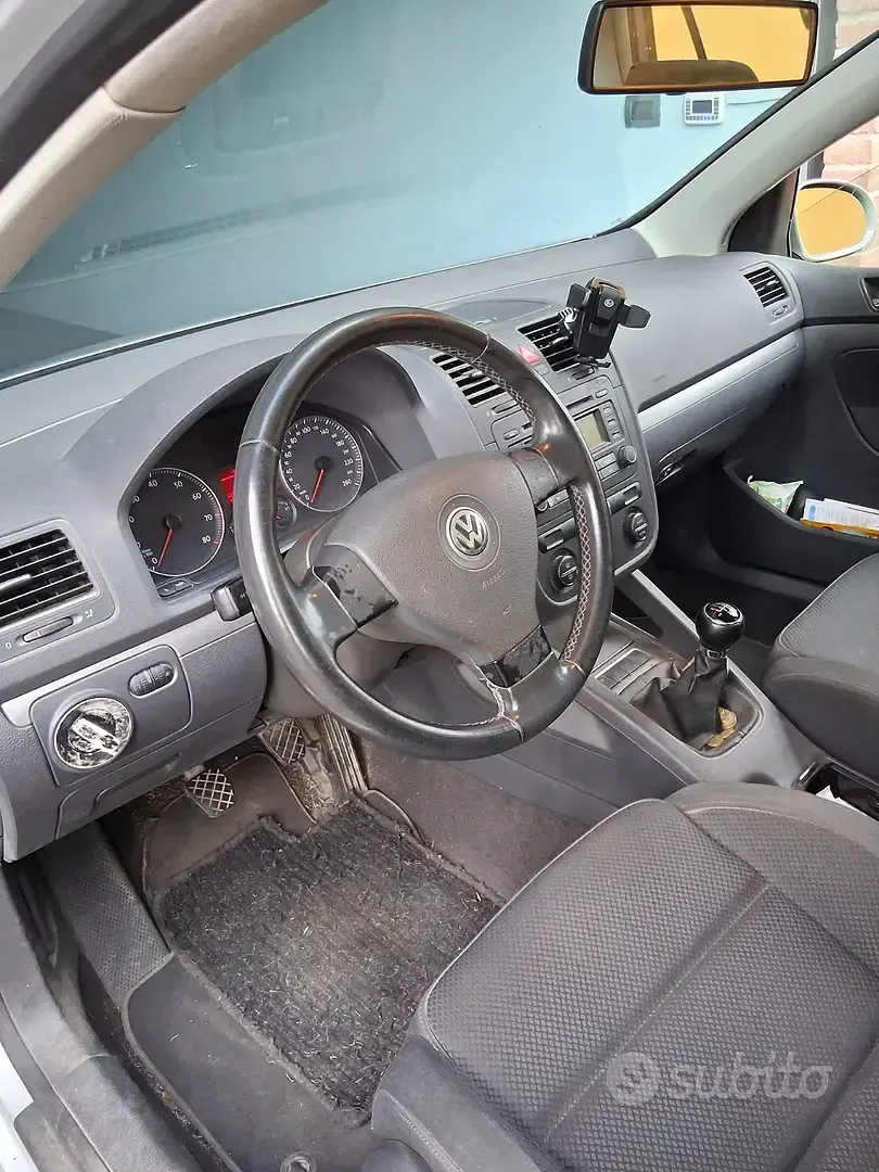 Usata VW Golf V 115 CV (84 kW) 2005 Grigio Utilitaria