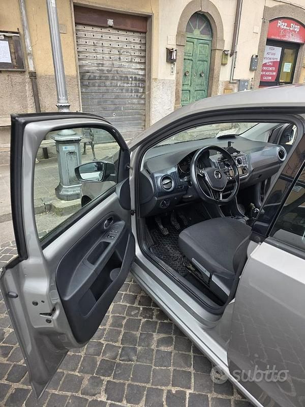 Usata VW up! Sportline 65 CV (47 kW) 2022 Grigio Utilitaria