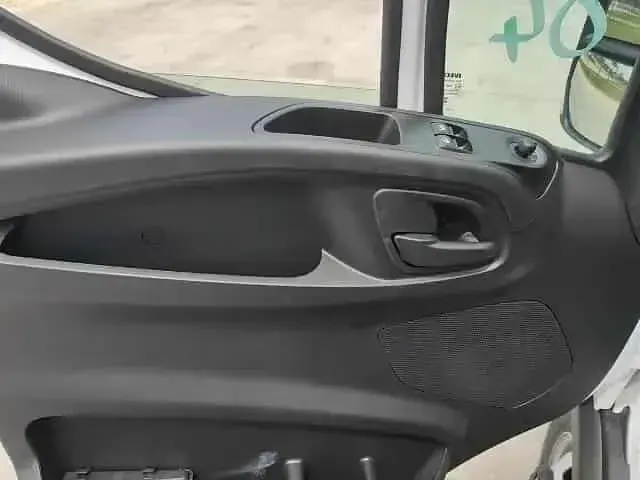 Nuova Iveco Daily 136 CV (100 kW) 2026 Bianco Berlina