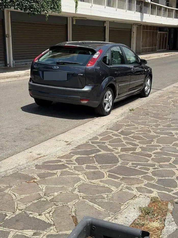 Usata Ford Focus 116 CV (85 kW) 2007 Grigio Berlina