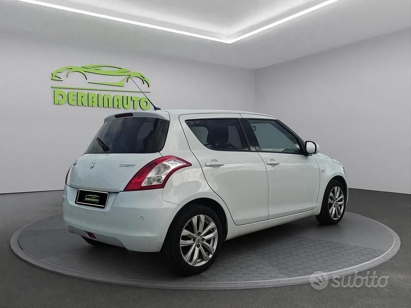 Usata Suzuki Swift 74 CV (54 kW) 2015 Bianco Utilitaria