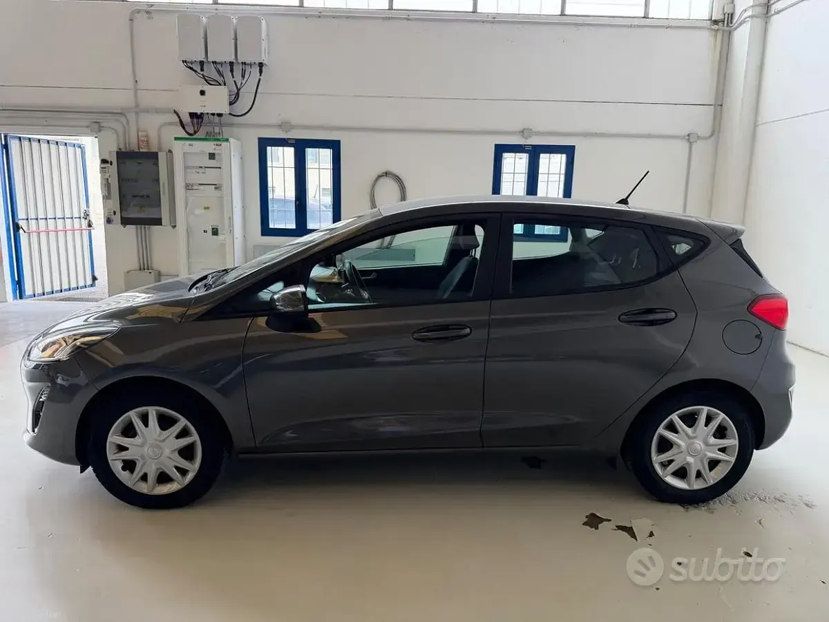 Usata Ford Fiesta Titanium 75 CV (55 kW) 2019 Grigio Utilitaria