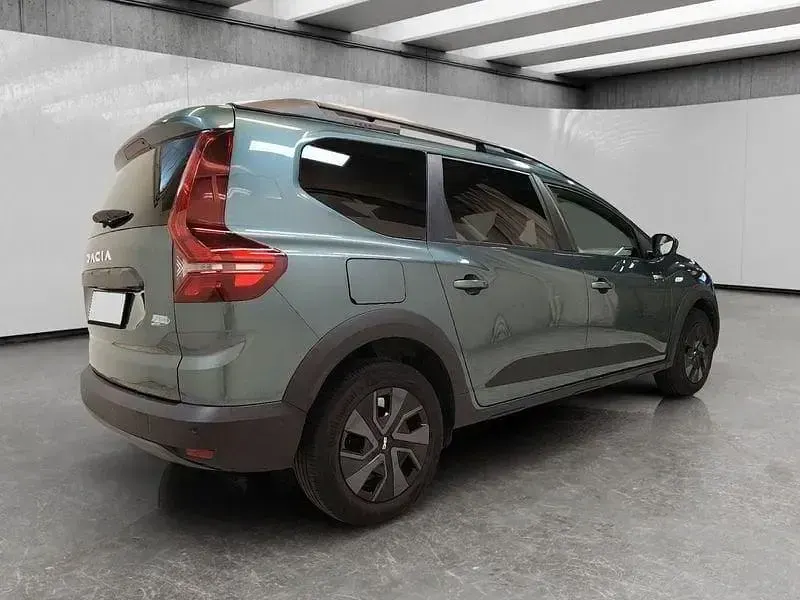 Usata Dacia Jogger Expression 100 CV (73 kW) 2024 Verde Monovolume
