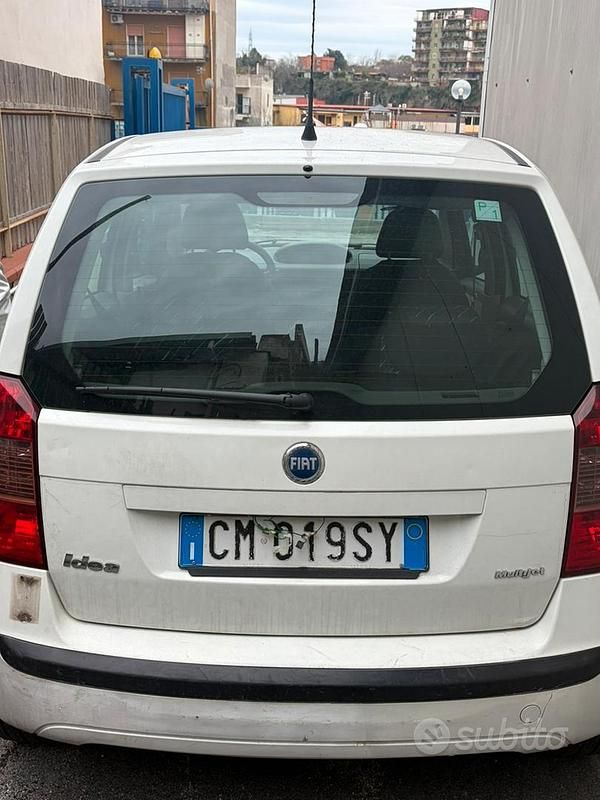 Usata Fiat Idea 95 CV (69 kW) 2004 Bianco Monovolume
