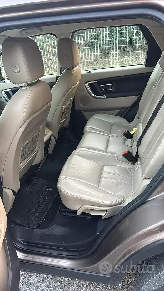 Usata Land Rover Discovery Sport HSE 180 CV (132 kW) 2016 Marrone SUV