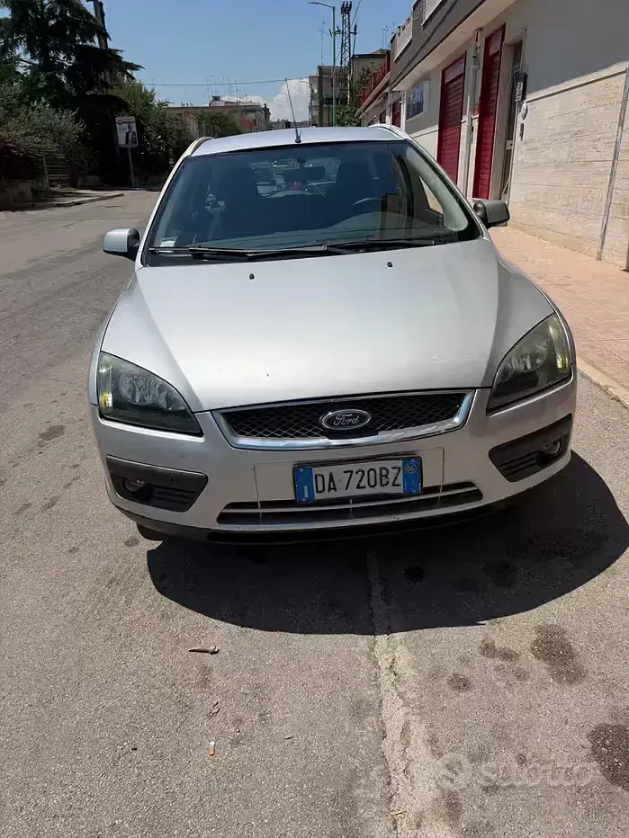 Usata Ford Focus S 90 CV (66 kW) 2006 Grigio Station wagon