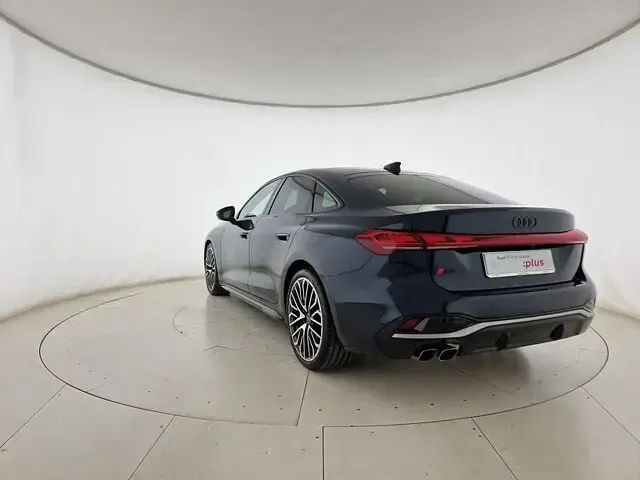 Nuova Audi A5 Sportback Edition .1 204 CV (150 kW) 2025 Blu firmamento metallizzato Utilitaria