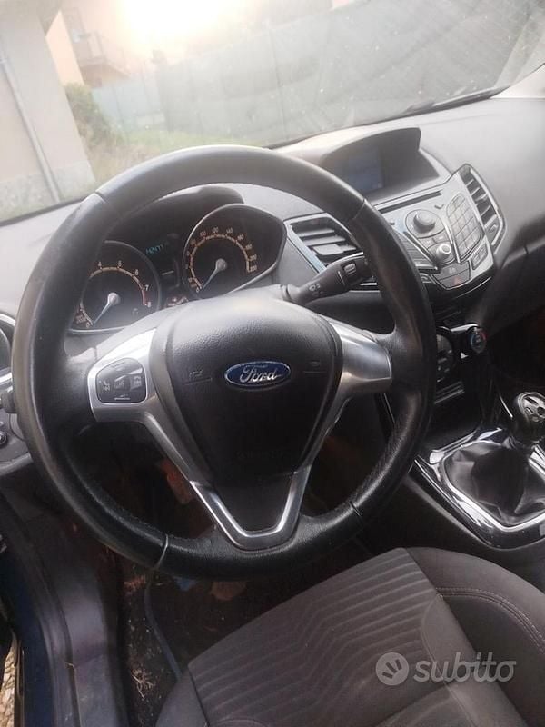 Usata Ford Fiesta Titanium 2014 Blu Utilitaria