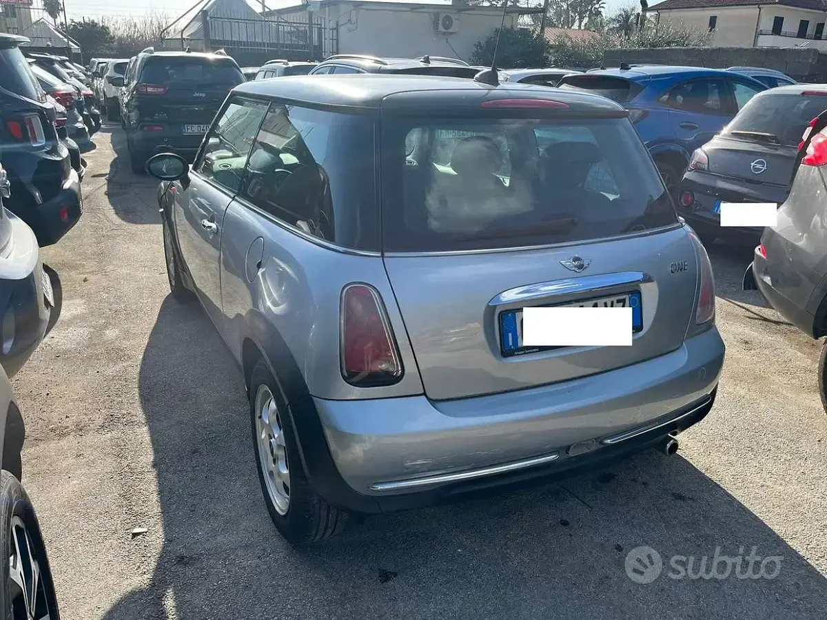 Usata Mini ONE 90 CV (66 kW) 2005 Grigio Utilitaria