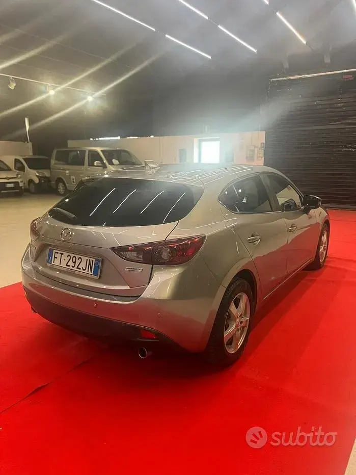 Usata Mazda 3 120 CV (88 kW) 2015 Grigio Utilitaria