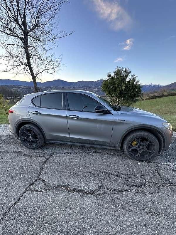 Usata Alfa Romeo Stelvio Executive 179 CV (131 kW) 2017 SUV