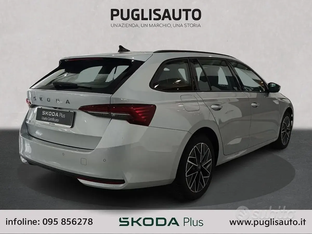 Usata Skoda Octavia Executive 150 CV (110 kW) 2025 Grigio Station wagon