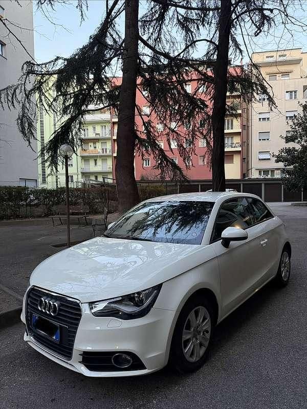 Usata Audi A1 Attraction 122 CV (89 kW) 2011 Utilitaria