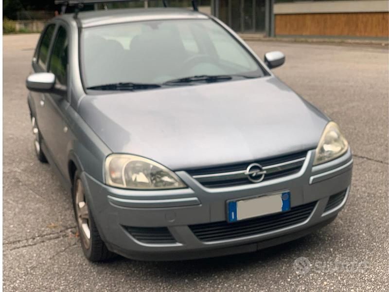 Usata Opel Corsa 50 CV (36 kW) 2005 Utilitaria