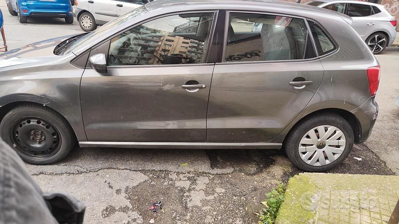 Usata VW Polo 70 CV (51 kW) 2011 Grigio Utilitaria