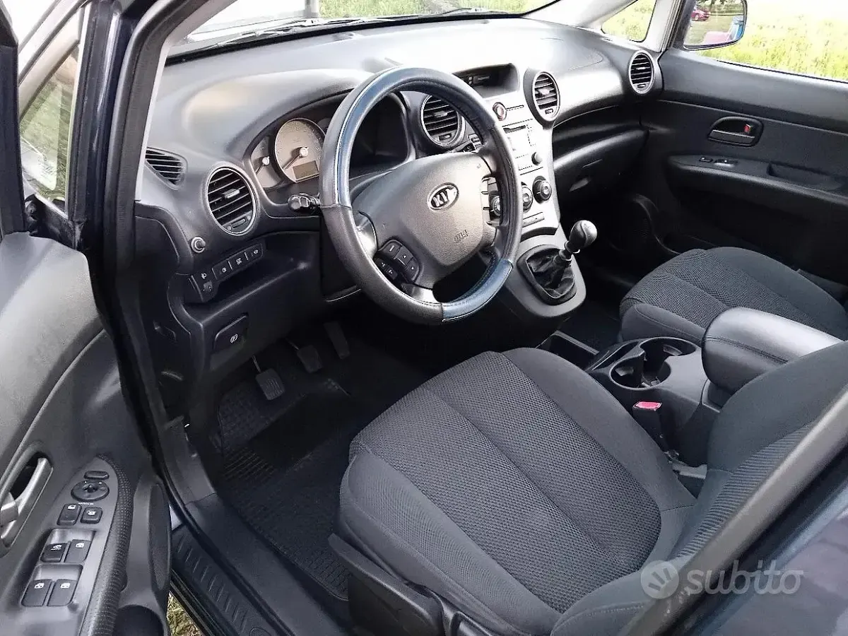 Usata Kia Carens 140 CV (102 kW) 2009 Grigio Monovolume