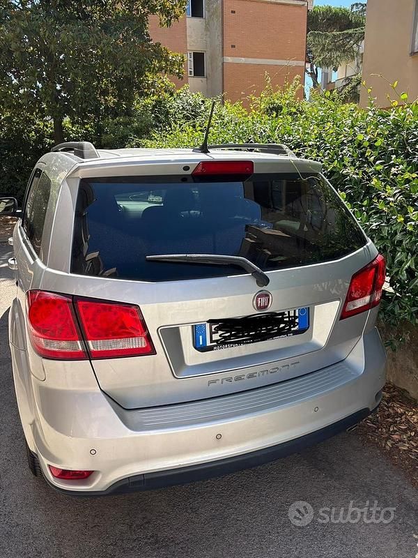 Usata Fiat Freemont 140 CV (102 kW) 2011 Grigio SUV