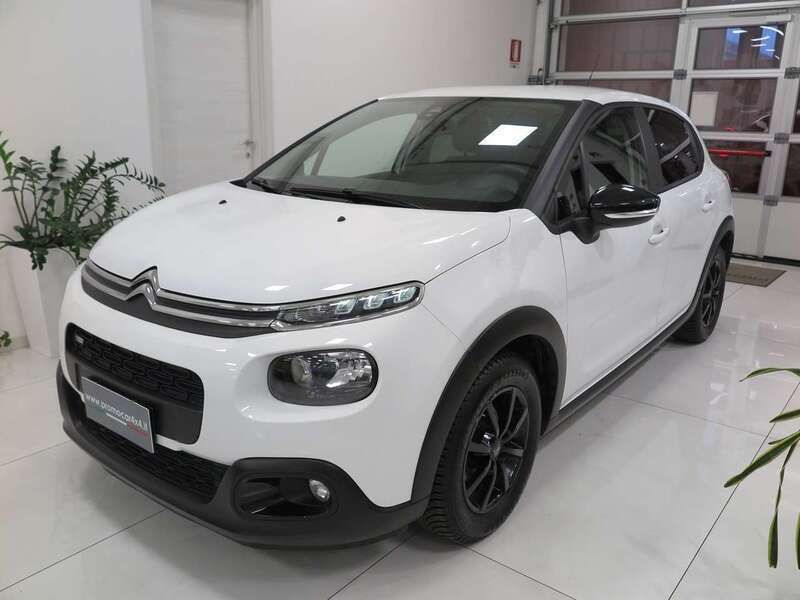 Bianco Usata 2017 Citroën C3 Feel Due volumi | 9800 € (Buon prezzo) - Immagine 1/4