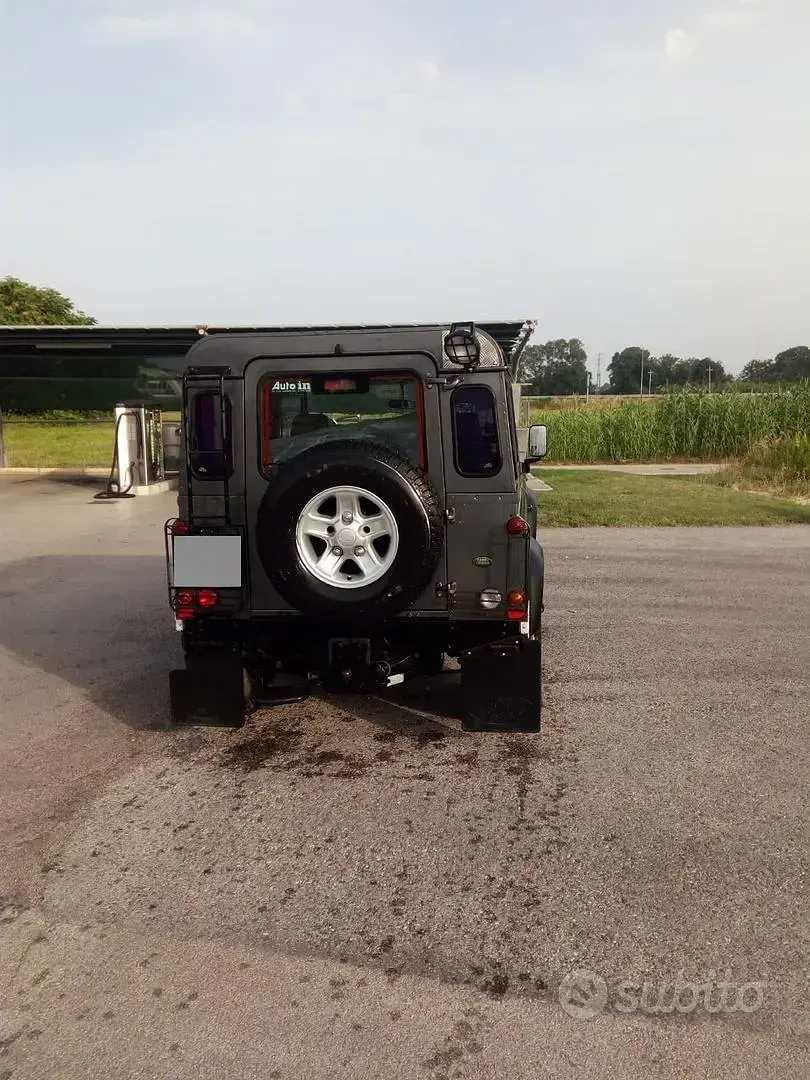 Usata Land Rover Defender 86 CV (63 kW) 2004 Grigio SUV