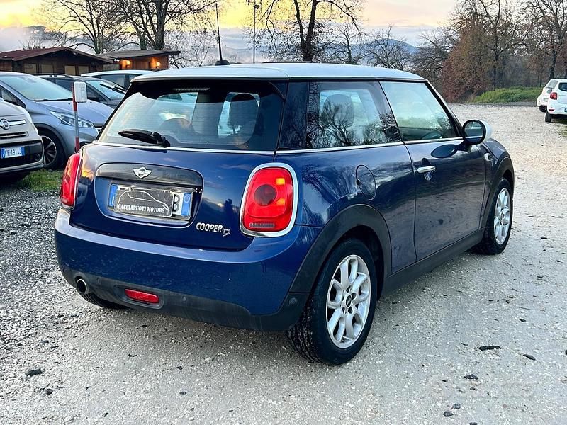 Usata Mini Cooper D Business 116 CV (85 kW) 2017 Blu Utilitaria