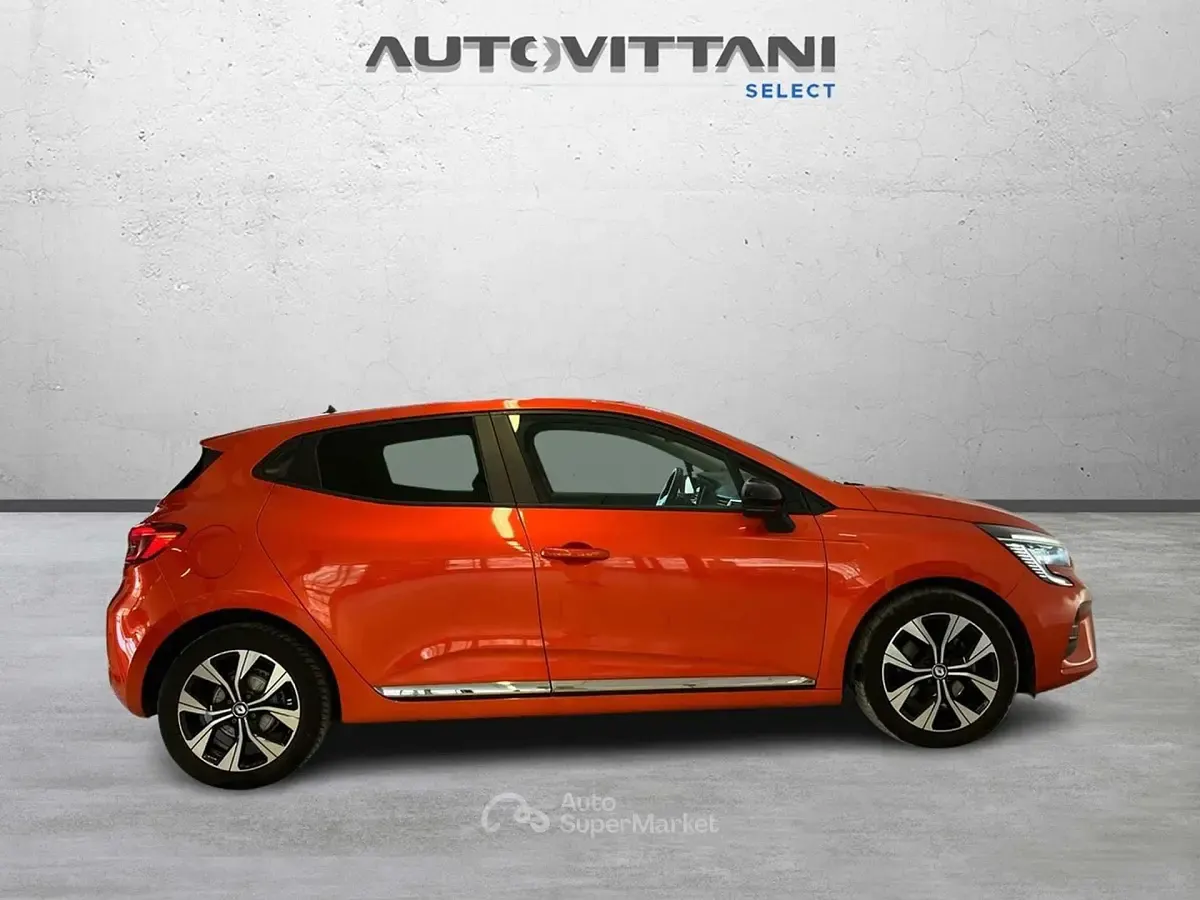 Usata Renault Clio V Evolution 101 CV (74 kW) 2023 Arancione Berlina