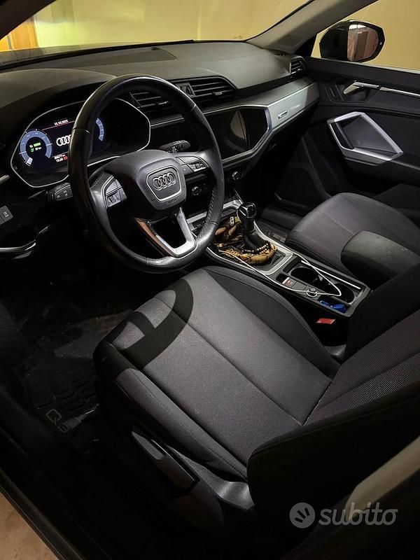 Usata Audi Q3 Sportback Business 150 CV (110 kW) 2021 Grigio SUV