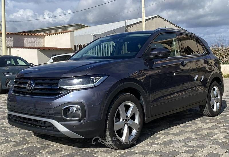 Usata VW T-Cross Advance 110 CV (80 kW) 2022 Grigio SUV
