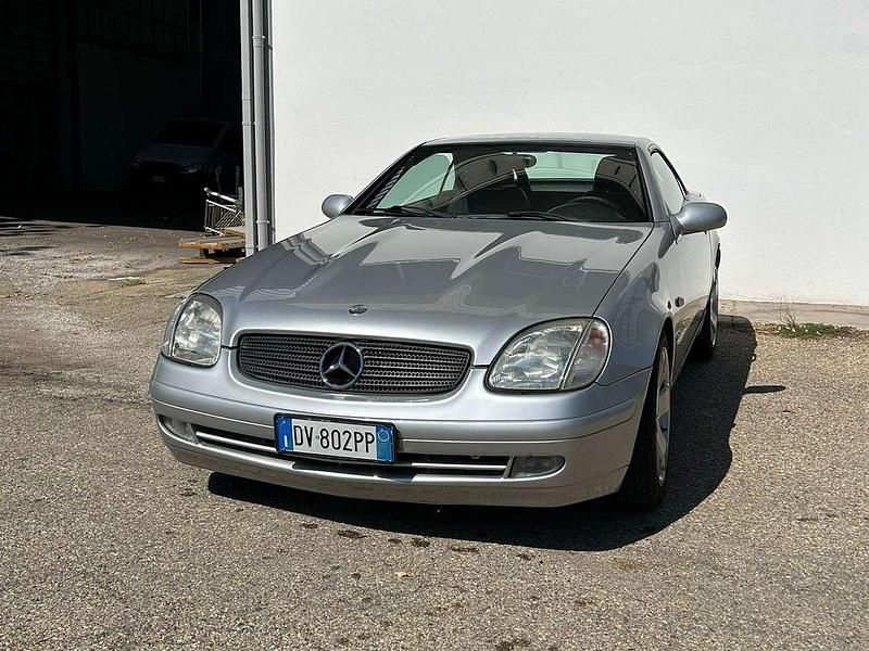 Usata Mercedes SLK200 192 CV (141 kW) 1997 Argento Cabrio