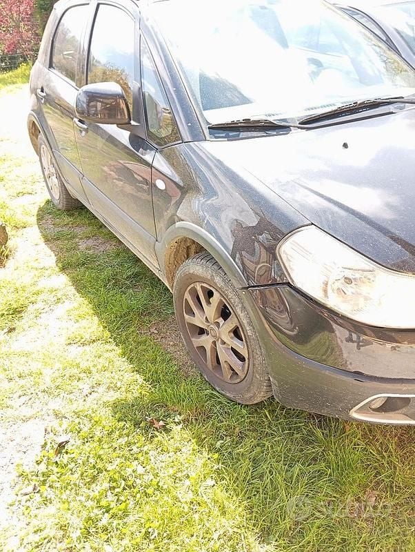 Usata Fiat Sedici 120 CV (88 kW) 2011 Nero SUV