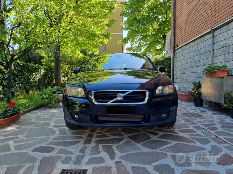 Nero Usata 2009 Volvo C30 Kinetic Due volumi | 3000 € (Buon prezzo) - Immagine 1/4